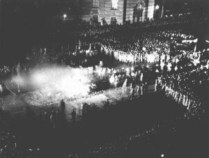 Il rogo dei libri - Book burning in Berlin. Germany, May 10, 1933.